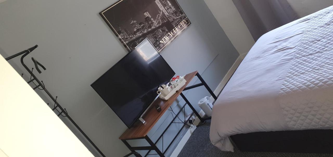 Red Lion Hotel Tredegar Экстерьер фото