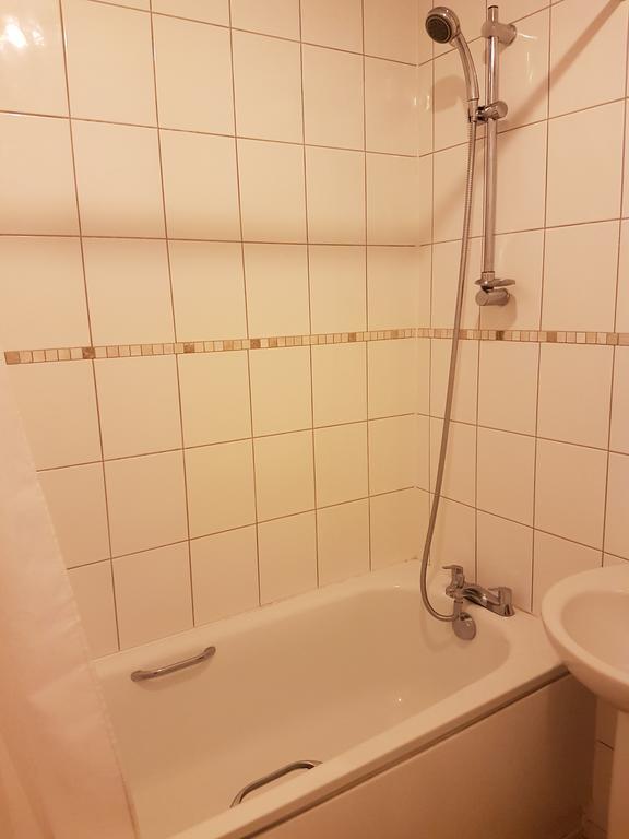 Red Lion Hotel Tredegar Экстерьер фото