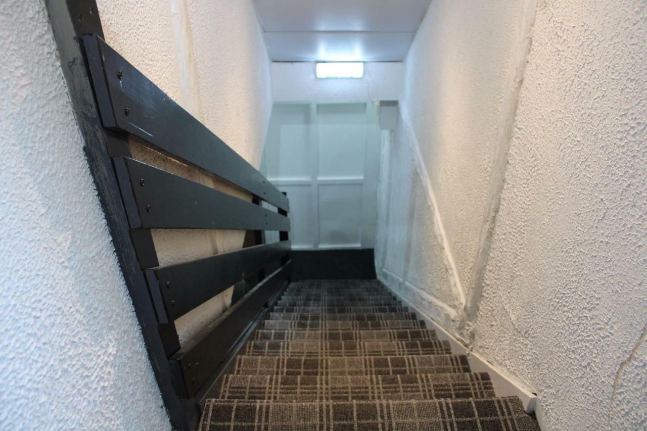 Red Lion Hotel Tredegar Экстерьер фото