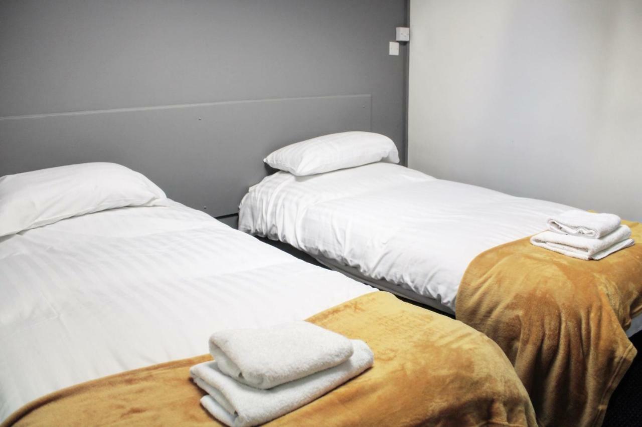 Red Lion Hotel Tredegar Экстерьер фото
