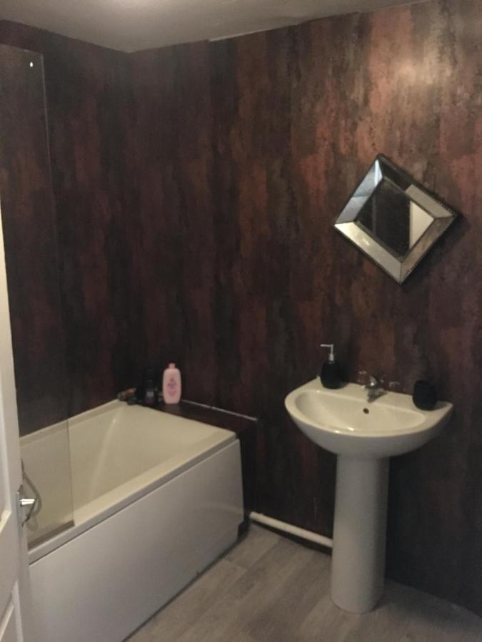 Red Lion Hotel Tredegar Экстерьер фото